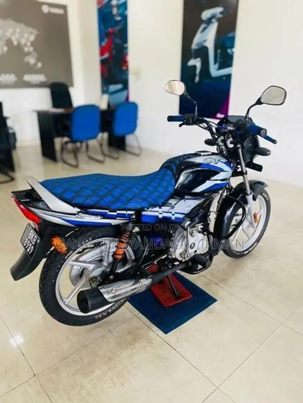 Bajaj CT100 2025