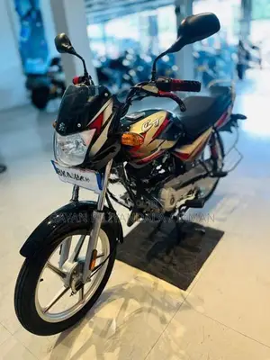Bajaj CT100 2025