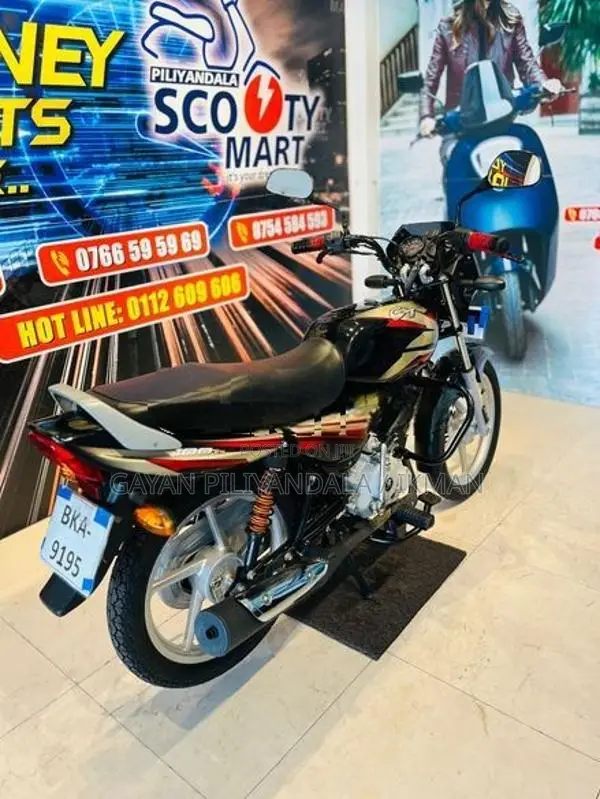 Bajaj CT100 2025