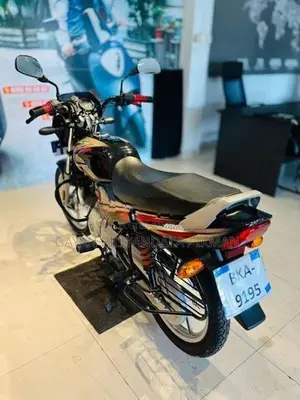 Bajaj CT100 2025