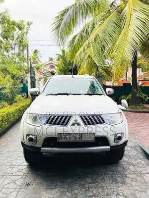 Mitsubishi Montero Sports 2012