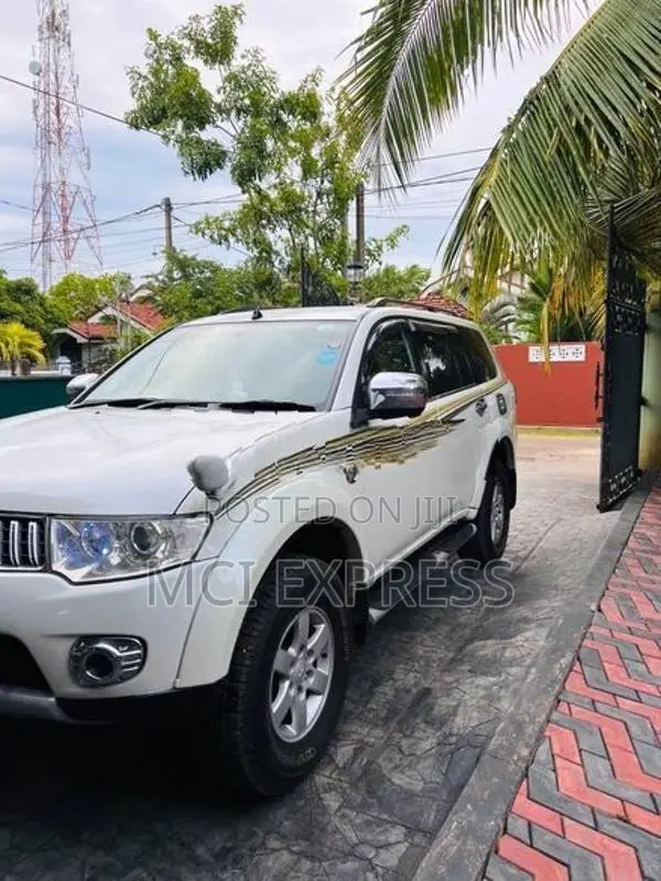 Mitsubishi Montero Sports 2012