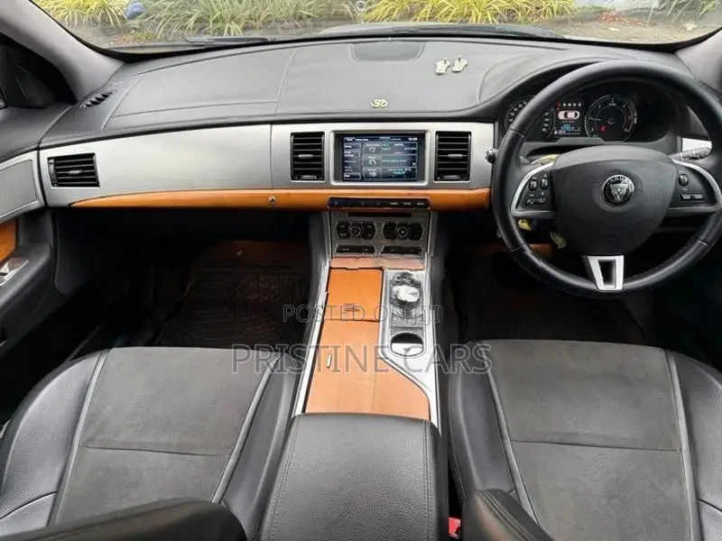 Jaguar XF 2.2L Diesel 2014