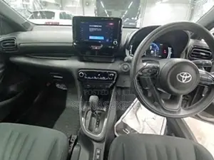 Toyota Yaris G 4way 2025
