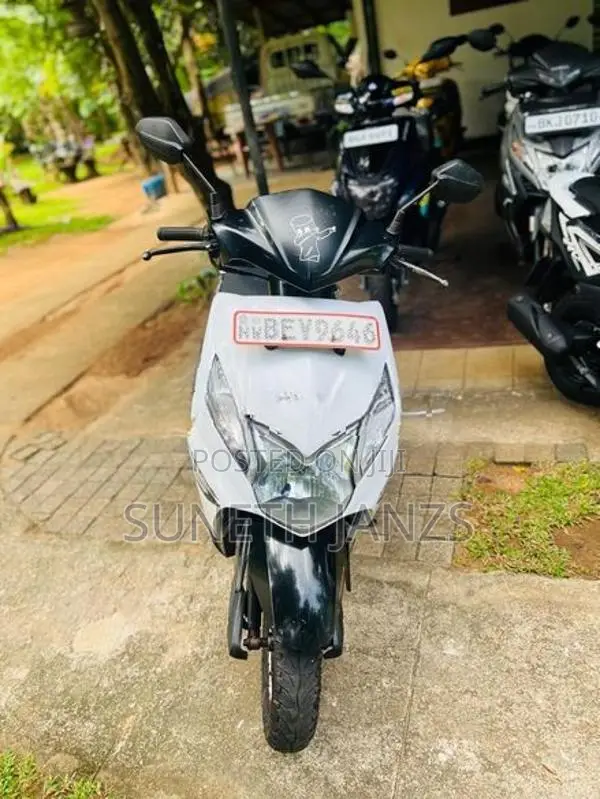 Honda Dio Black/White 2017
