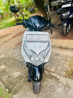 Honda Dio Black/White 2015