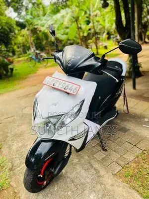 Honda Dio Black/White 2017