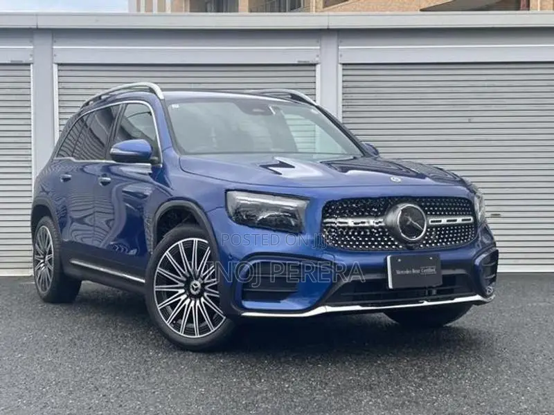 Mercedes Benz GLB 180 sun roof 2024
