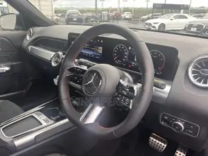 Mercedes Benz GLB 180 sun roof 2024
