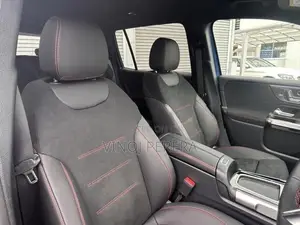Mercedes Benz GLB 180 sun roof 2024