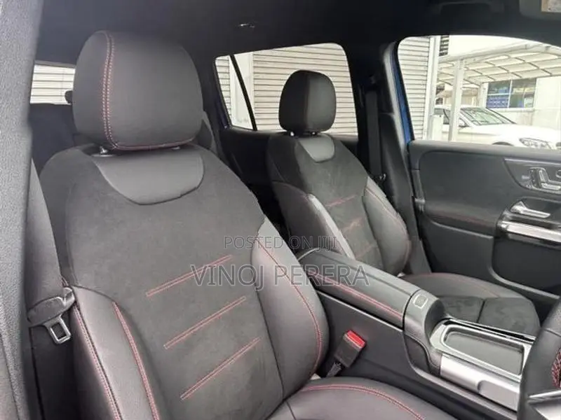 Mercedes Benz GLB 180 sun roof 2024