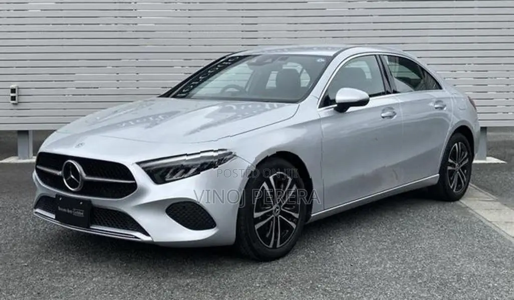 Mercedes Benz CLA 180 PREMIUM PLUS 2024