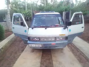 Nissan Largo Van 1990