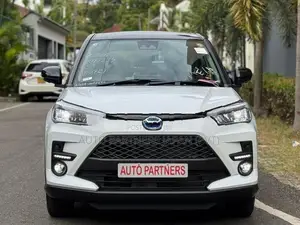 Toyota Raize Z Hybrid BSM 2026