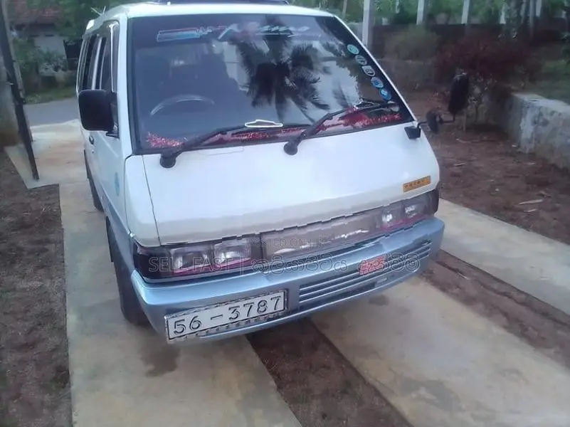 Nissan Largo Van 1990