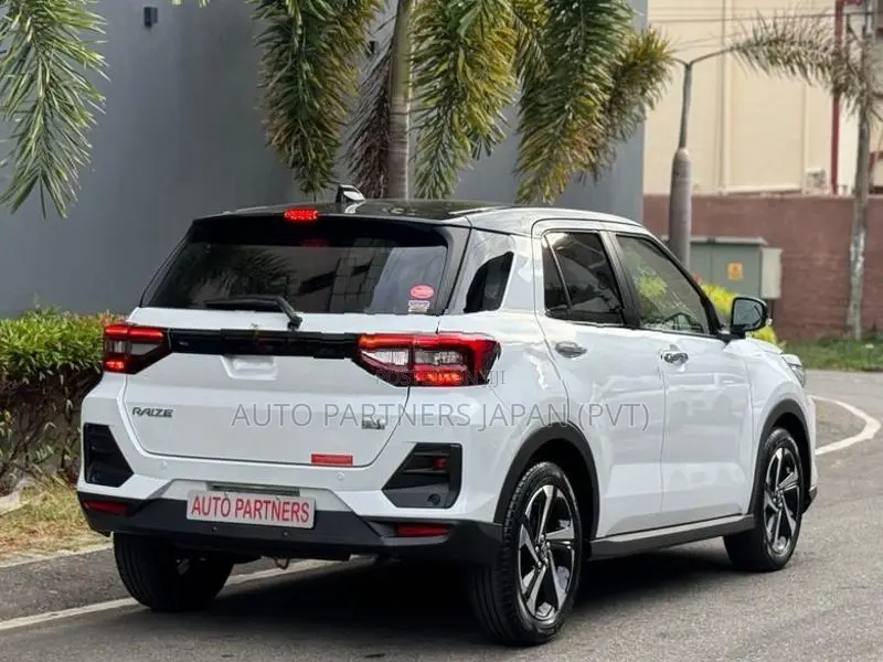 Toyota Raize Z Hybrid BSM 2026