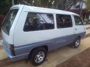 Nissan Largo Van 1990