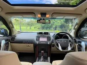 Toyota Land Cruiser Prado VX Diesel FullyLoade 2017