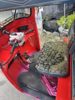 Bajaj RE 2002