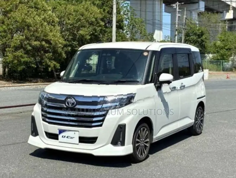 Toyota Roomy Custom GT 2024