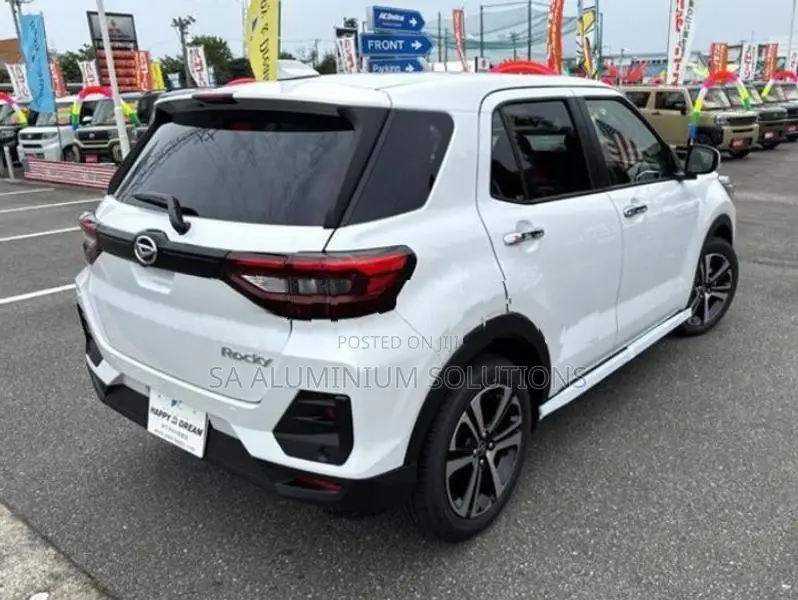 Daihatsu Rocky premium G 2026