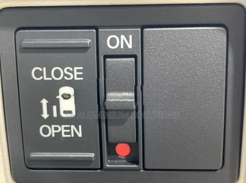 Honda N-Box Base grade 2024