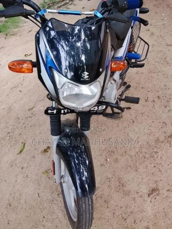 Bajaj CT100 2025