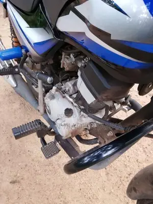 Bajaj CT100 2025