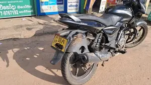 Bajaj Pulsar 150 moter bike 2017