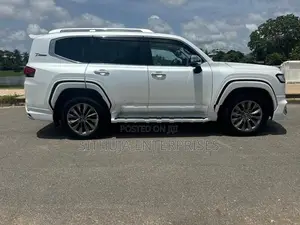 Toyota Land Cruiser Sahara LC300 V6 ZX 2024