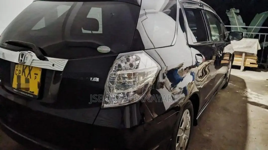 Honda Fit Shuttle 2013