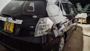 Honda Fit Shuttle 2013