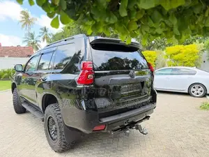 Toyota Land Cruiser Prado Shadow 2023