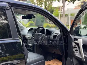 Toyota Land Cruiser Prado Shadow 2023