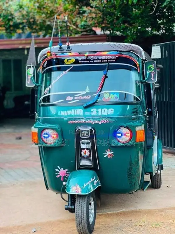 Bajaj RE 2011
