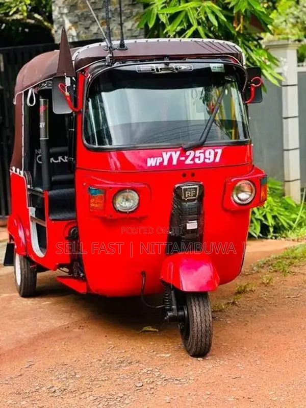 Bajaj RE 2012