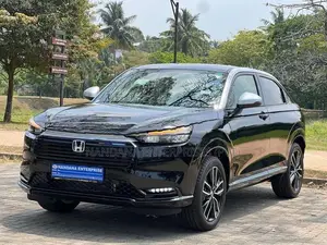 Honda Vezel Z Play Moon Roof 2025
