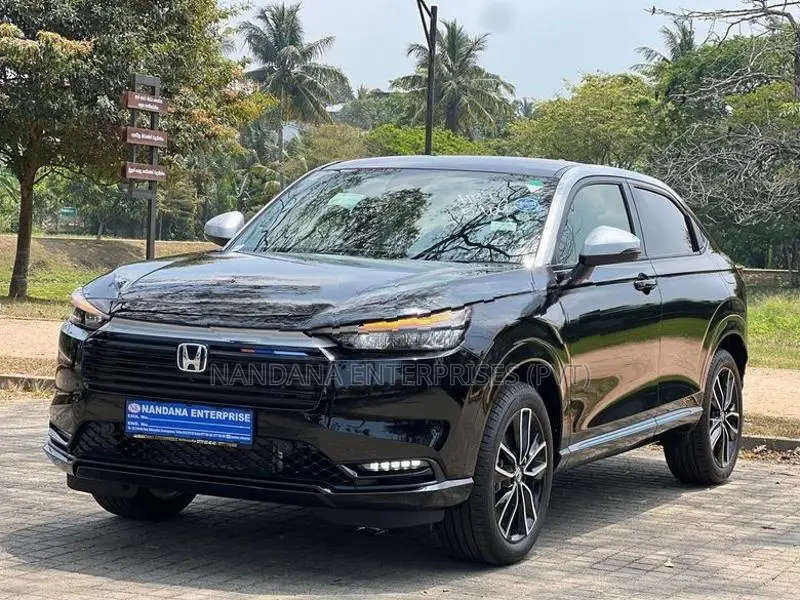 Honda Vezel Z Play Moon Roof 2025