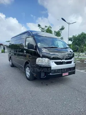 Toyota GDH Black 2023