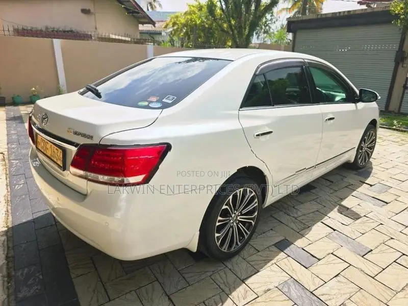 Toyota Premio G Superior 2018