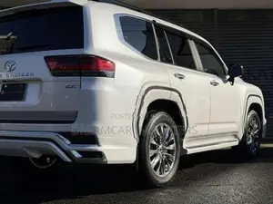 Toyota Land Cruiser Sahara LC300 ZX 2026
