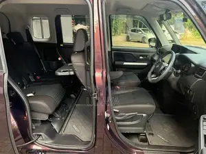 Toyota Roomy Custom G 2025