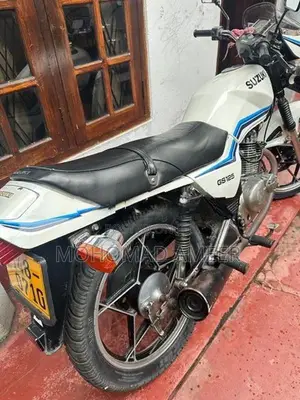 Suzuki GS 125 1998