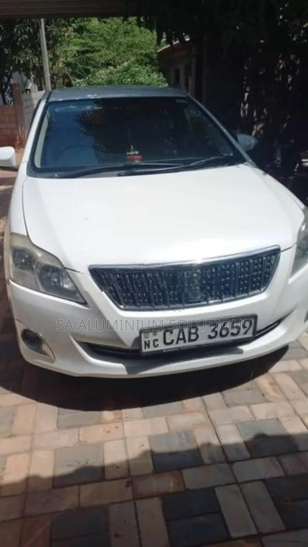 Toyota Premio 2013