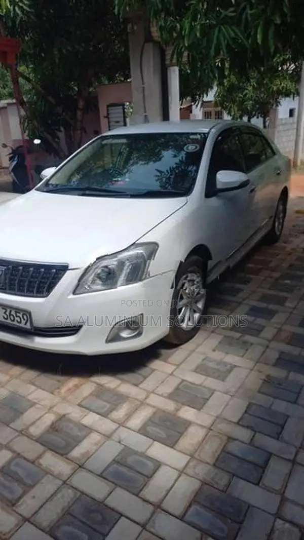 Toyota Premio 2013
