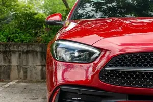 Mercedes Benz C200 Premium Plus 2025
