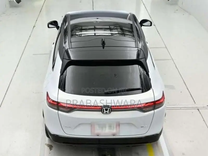 Honda Vezel Z PLAY MOON ROOF 2026