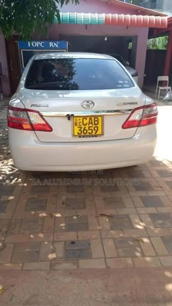 Toyota Premio 2013