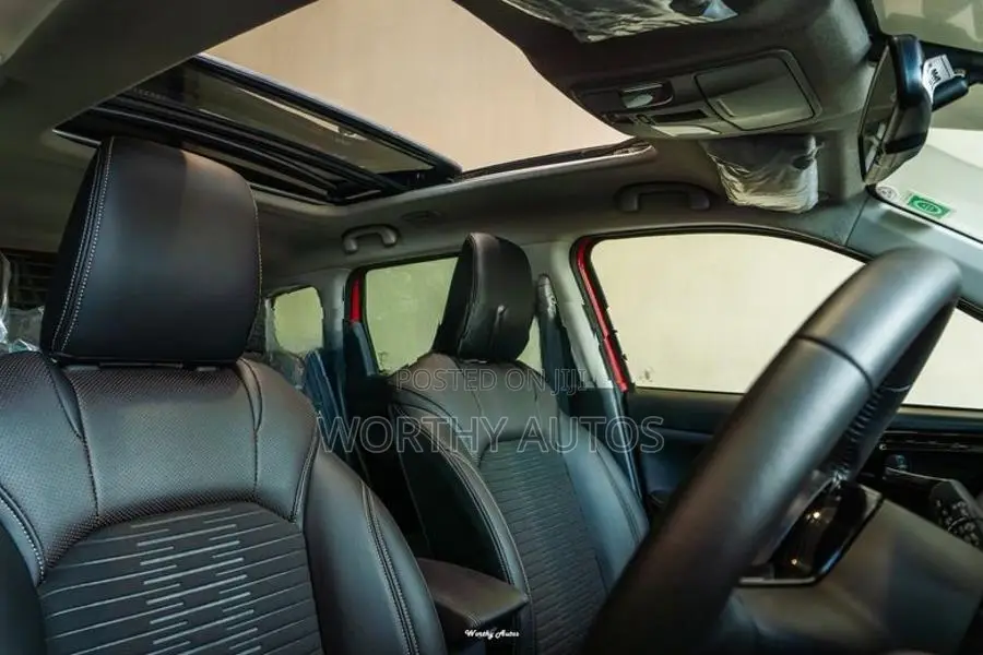 Suzuki Victoris ZXI+ Hybrid 2025