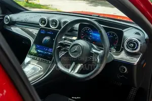 Mercedes Benz C200 Premium Plus 2025